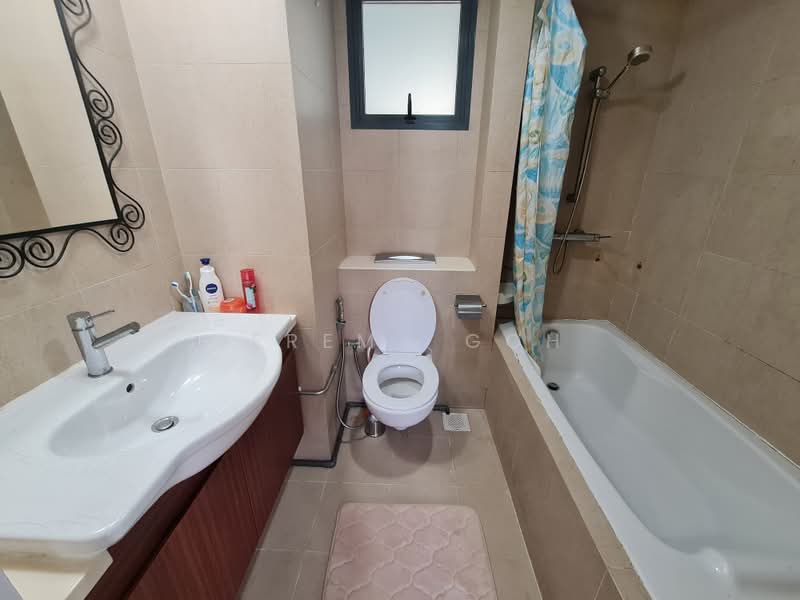 Pinnacle @ Duxton, 1A Cantonment Road, 3 Bedrooms, 1,012 sqft, HDB Flat For Sale, by Jeremy Goh, 500221513 - Bathroom - PropertyGuru.com.sg