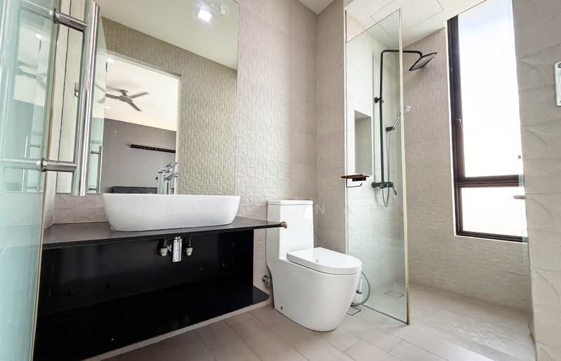 3 Storey Landed in D15!, Burnfoot Terrace, 8 Bedrooms, 2,900 sqft, Terraced House For Sale, by Alton Nah, 500221516 - Bathroom - PropertyGuru.com.sg