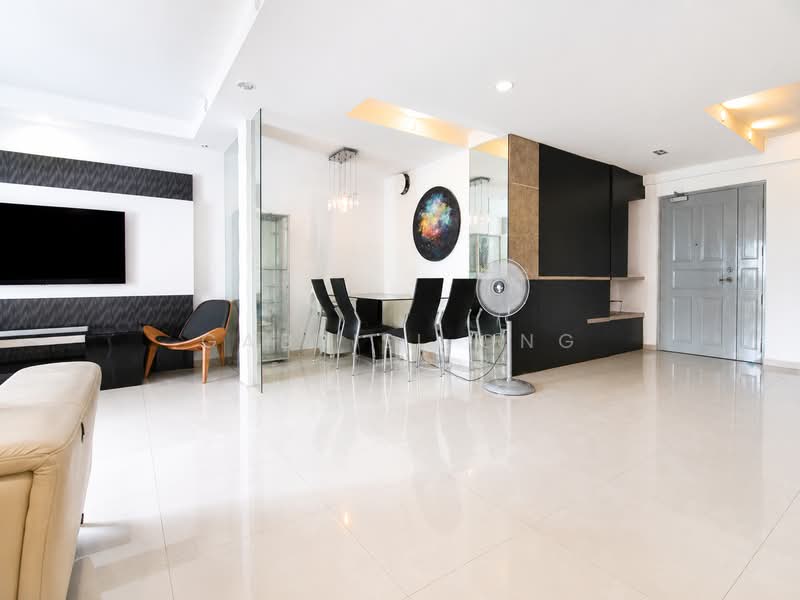 13 Farrer Park Road, 13 Farrer Park Road, 3 Bedrooms, 1,184 sqft, HDB Flat For Sale, by Gabriel Ong, 500221523 - Living Room - PropertyGuru.com.sg