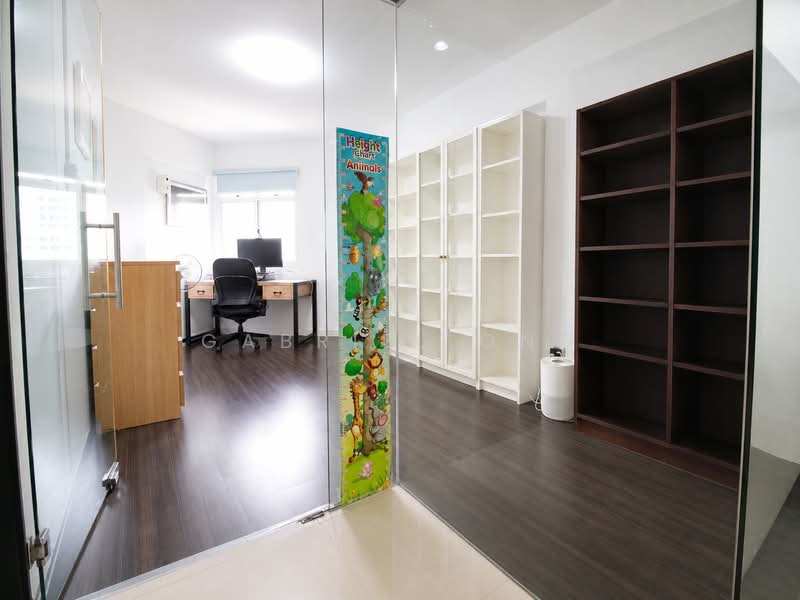 13 Farrer Park Road, 13 Farrer Park Road, 3 Bedrooms, 1,184 sqft, HDB Flat For Sale, by Gabriel Ong, 500221523 - Study - PropertyGuru.com.sg