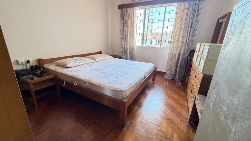 Hillview Garden Estate, Jalan Dermawan, 4 Bedrooms, 1,600 sqft, Corner Terrace For Sale, by Jasmine Ong, 500221533 - Bedroom - PropertyGuru.com.sg