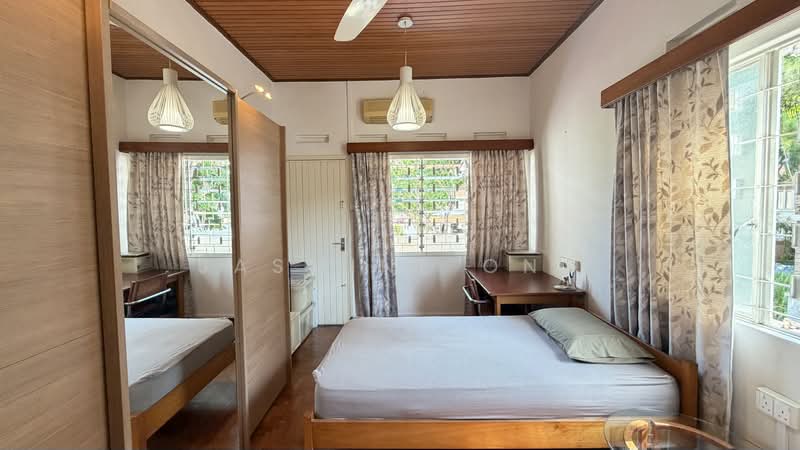 Hillview Garden Estate, Jalan Dermawan, 4 Bedrooms, 1,600 sqft, Corner Terrace For Sale, by Jasmine Ong, 500221533 - Bedroom - PropertyGuru.com.sg