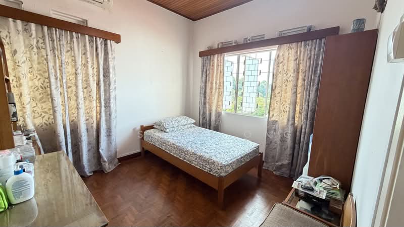 Hillview Garden Estate, Jalan Dermawan, 4 Bedrooms, 1,600 sqft, Corner Terrace For Sale, by Jasmine Ong, 500221533 - Bedroom - PropertyGuru.com.sg