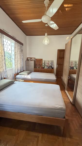 Hillview Garden Estate, Jalan Dermawan, 4 Bedrooms, 1,600 sqft, Corner Terrace For Sale, by Jasmine Ong, 500221533 - Bedroom - PropertyGuru.com.sg