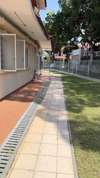 Hillview Garden Estate, Jalan Dermawan, 4 Bedrooms, 1,600 sqft, Corner Terrace For Sale, by Jasmine Ong, 500221533 - Exterior - PropertyGuru.com.sg