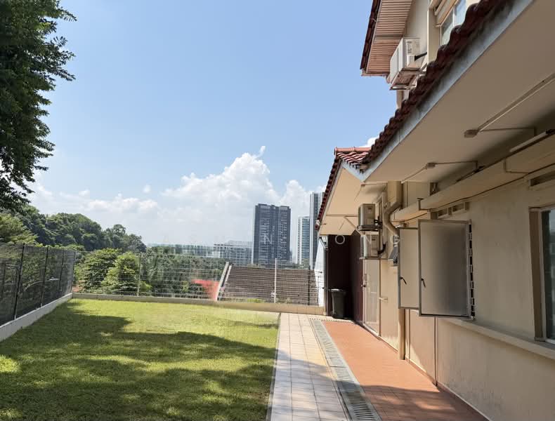 Hillview Garden Estate, Jalan Dermawan, 4 Bedrooms, 1,600 sqft, Corner Terrace For Sale, by Jasmine Ong, 500221533 - Exterior - PropertyGuru.com.sg