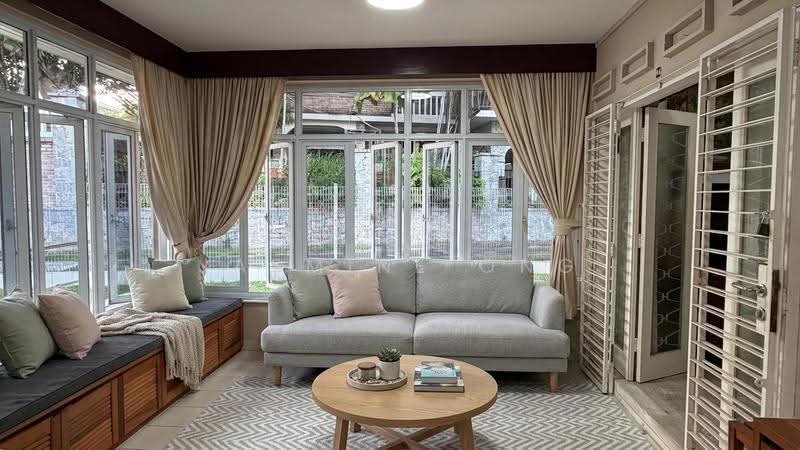 Hillview Garden Estate, Jalan Dermawan, Dairy Farm / Bukit Panjang / Choa Chu Kang, 4 Bedrooms, 2,500 sqft, Corner Terrace For Sale, by Jasmine Ong, 500221533 - Living Room - PropertyGuru.com.sg