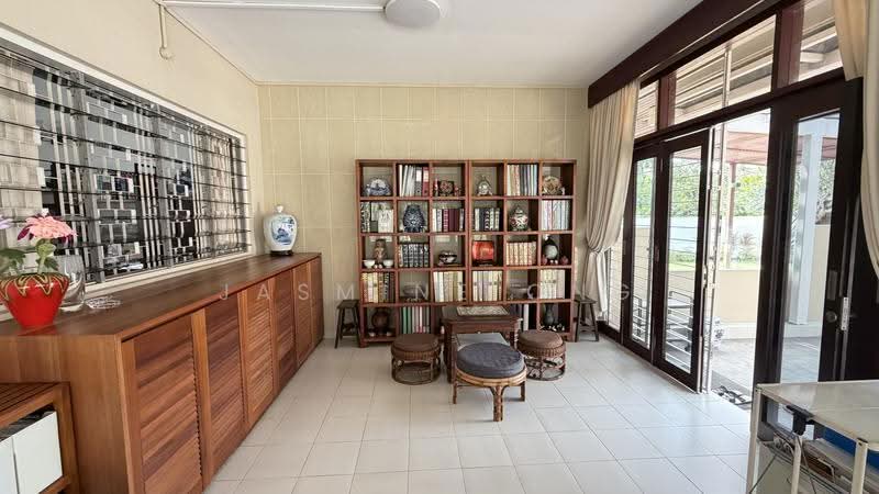 Hillview Garden Estate, Jalan Dermawan, Dairy Farm / Bukit Panjang / Choa Chu Kang, 4 Bedrooms, 2,500 sqft, Corner Terrace For Sale, by Jasmine Ong, 500221533 - Living Room - PropertyGuru.com.sg