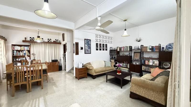Hillview Garden Estate, Jalan Dermawan, Dairy Farm / Bukit Panjang / Choa Chu Kang, 4 Bedrooms, 2,500 sqft, Corner Terrace For Sale, by Jasmine Ong, 500221533 - Living Room - PropertyGuru.com.sg