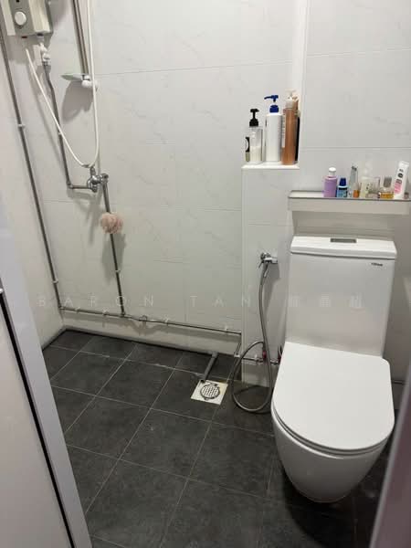 243 Bishan Street 22, 243 Bishan Street 22, 3 Bedrooms, 1,130 sqft, HDB Flat For Rent, by Baron Tan 陈鼎超, 500221535 - Bathroom - PropertyGuru.com.sg