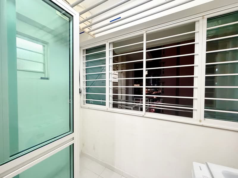 619B Punggol Drive, 619B Punggol Drive, 3 Bedrooms, 1,001 sqft, HDB Flat For Sale, by Karine Lee, 500221538 - Balcony - PropertyGuru.com.sg
