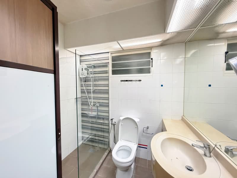 619B Punggol Drive, 619B Punggol Drive, 3 Bedrooms, 1,001 sqft, HDB Flat For Sale, by Karine Lee, 500221538 - Bathroom - PropertyGuru.com.sg