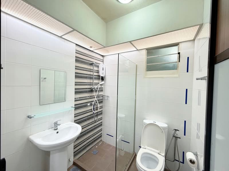 619B Punggol Drive, 619B Punggol Drive, 3 Bedrooms, 1,001 sqft, HDB Flat For Sale, by Karine Lee, 500221538 - Bathroom - PropertyGuru.com.sg