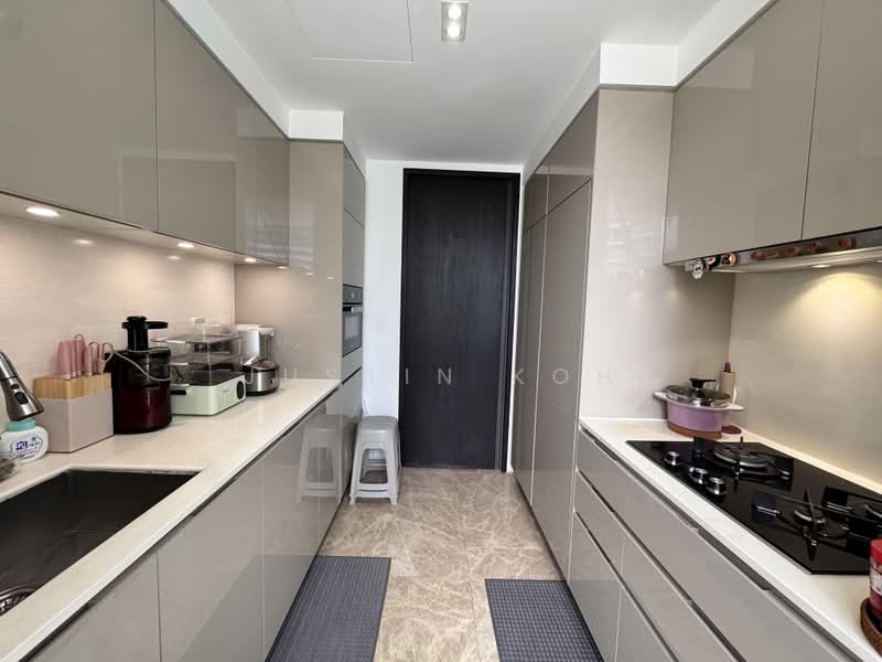 D4 Waterfront Lifestyle Living at Corals, , 3 Bedrooms, 1,571 sqft, Condominium For Sale, by Justin Koh, 500221542 - Kitchen - PropertyGuru.com.sg