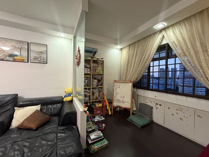 Blk 191 Bukit Batok west ave 6, Blk 191 Bukit Batok west ave 6, 4 Bedrooms, 1,292 sqft, HDB Flat For Sale, by Joey Tan, 500221545 - Living Room - PropertyGuru.com.sg