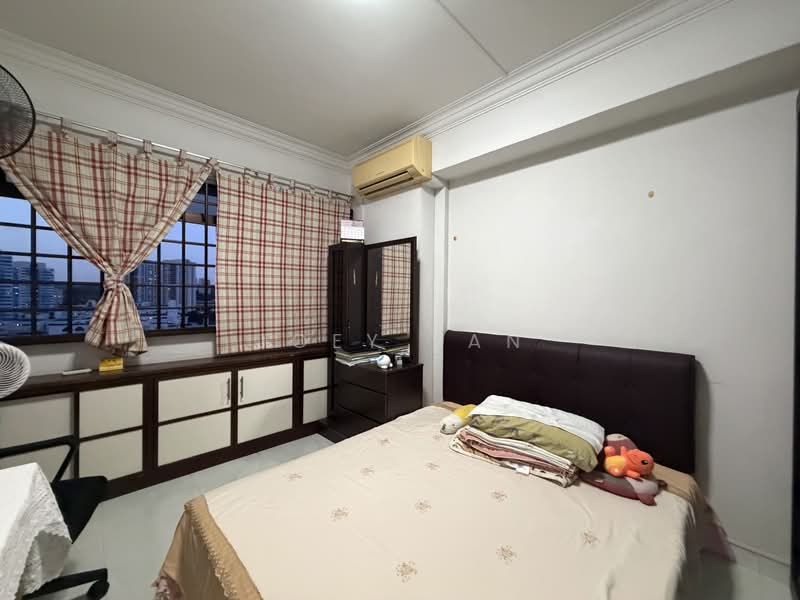 Blk 191 Bukit Batok west ave 6, Blk 191 Bukit Batok west ave 6, 4 Bedrooms, 1,292 sqft, HDB Flat For Sale, by Joey Tan, 500221545 - Bedroom - PropertyGuru.com.sg