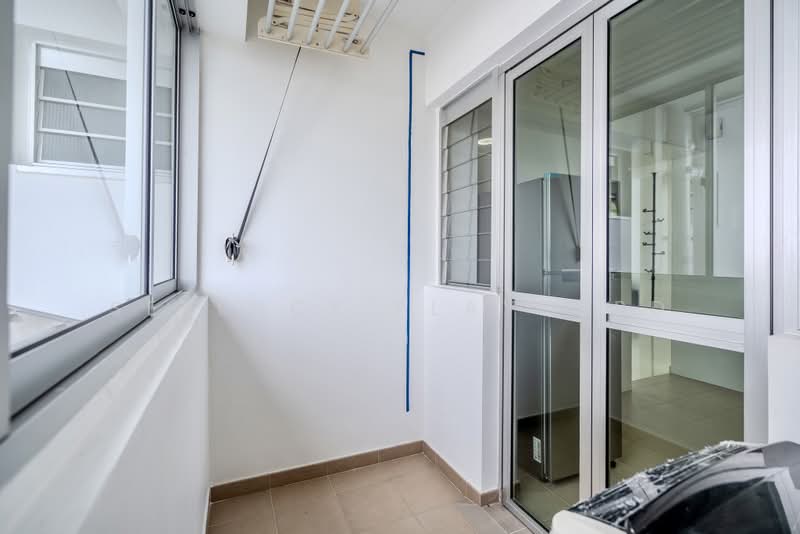 70B Telok Blangah Heights, 70B Telok Blangah Heights, 3 Bedrooms, 1,001 sqft, HDB Flat For Sale, by Serence Playford, 500221557 - Balcony - PropertyGuru.com.sg