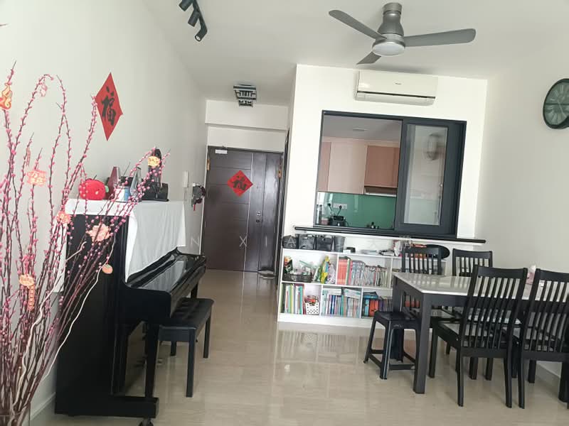 Rosewood, 5 Rosewood Drive, 2 Bedrooms, 1,012 sqft, Condominium For Sale, by Ben XIA 夏天鹏, 500221559 - Living Room - PropertyGuru.com.sg