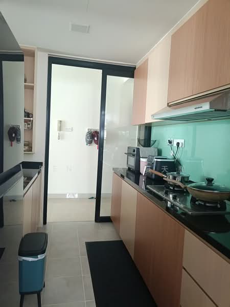 Rosewood, 5 Rosewood Drive, 2 Bedrooms, 1,012 sqft, Condominium For Sale, by Ben XIA 夏天鹏, 500221559 - Kitchen - PropertyGuru.com.sg