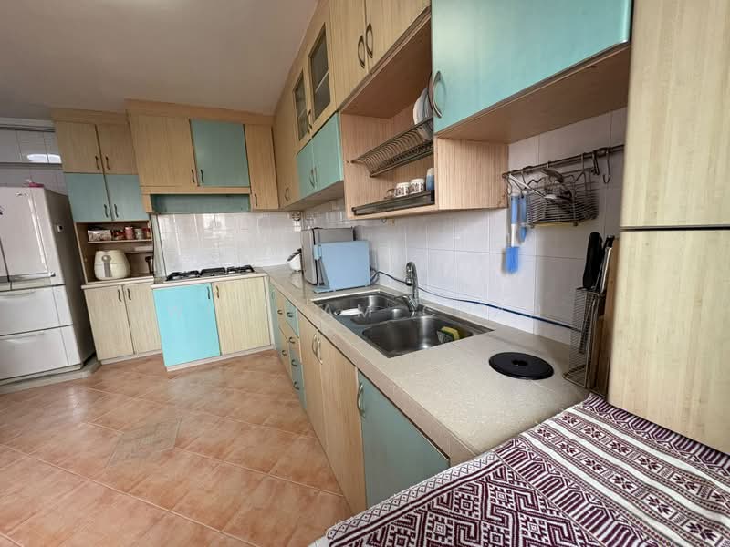 251 Compassvale Street, 251 Compassvale Street, 3 Bedrooms, 1,248 sqft, HDB Flat For Sale, by William Chan, 500221570 - Kitchen - PropertyGuru.com.sg