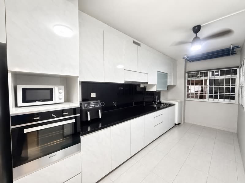 477 Sembawang Drive, 477 Sembawang Drive, 3 Bedrooms, 926 sqft, HDB Flat For Sale, by Leeon Ling, 500221571 - Kitchen - PropertyGuru.com.sg