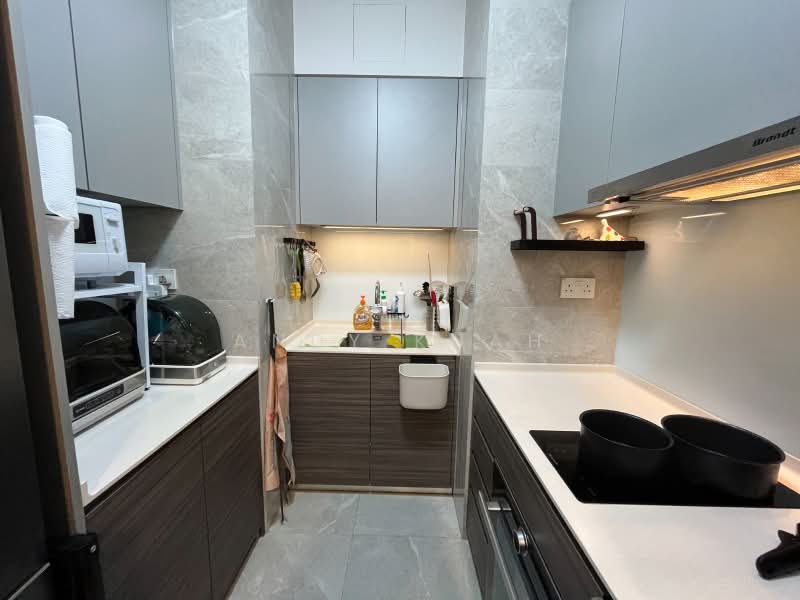 Stirling Residences, 21 Stirling Road, 2 Bedrooms, 658 sqft, Condominium For Sale, by Andy Kuah, 500221579 - Kitchen - PropertyGuru.com.sg