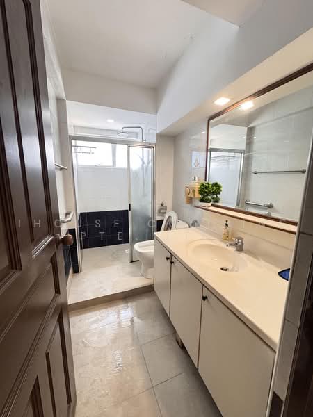 Lagoon View, 5000L Marine Parade Road, Room Rental, 80 sqft, Apartment For Rent, by LEO, 500221586 - Bathroom - PropertyGuru.com.sg