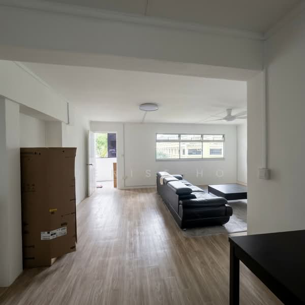405 Woodlands Street 41, 405 Woodlands Street 41, 3 Bedrooms, 900 sqft, HDB Flat For Rent, by Denise Ho, 500221587 - Living Room - PropertyGuru.com.sg