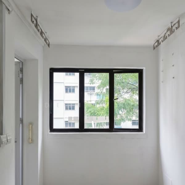 405 Woodlands Street 41, 405 Woodlands Street 41, 3 Bedrooms, 900 sqft, HDB Flat For Rent, by Denise Ho, 500221587 - Kitchen - PropertyGuru.com.sg