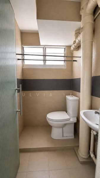 523 Ang Mo Kio Avenue 5, 523 Ang Mo Kio Avenue 5, 2 Bedrooms, 732 sqft, HDB Flat For Sale, by Fulvia Yew, 500221588 - Bathroom - PropertyGuru.com.sg