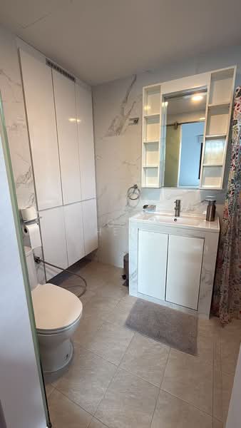 Springdale Condo, 53 Hindhede Walk, Room Rental, 200 sqft, Condominium For Rent, by Caroline Cheng, 500221589 - Bathroom - PropertyGuru.com.sg