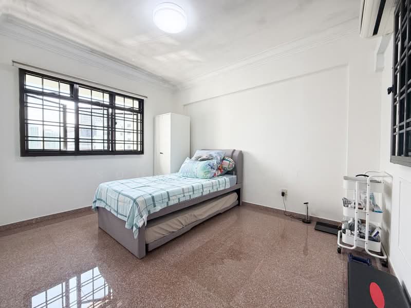 23 Jalan Membina, 23 Jalan Membina, 3 Bedrooms, 969 sqft, HDB Flat For Sale, by Soon Wei Jie, 500221594 - Bedroom - PropertyGuru.com.sg