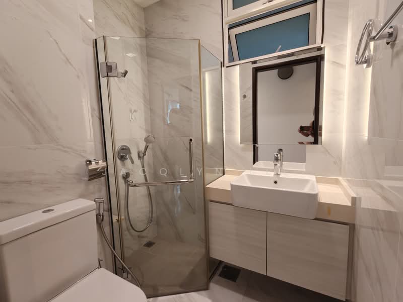 Sheares Ville, 9 Holt Road, 3 Bedrooms, 1,399 sqft, Condominium For Rent, by Jacqlyn Lee, 500221603 - Bathroom - PropertyGuru.com.sg
