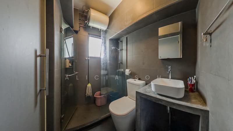 626 Woodlands Avenue 6, 626 Woodlands Avenue 6, 3 Bedrooms, 969 sqft, HDB Flat For Sale, by Alicia Soh, 500221604 - Bathroom - PropertyGuru.com.sg