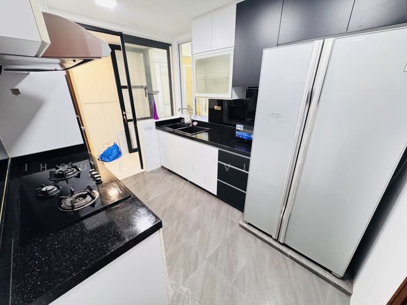 Trellis Towers, 700 Toa Payoh Lorong 1, Room Rental, 120 sqft, Condominium For Rent, by LEO, 500221605 - Kitchen - PropertyGuru.com.sg