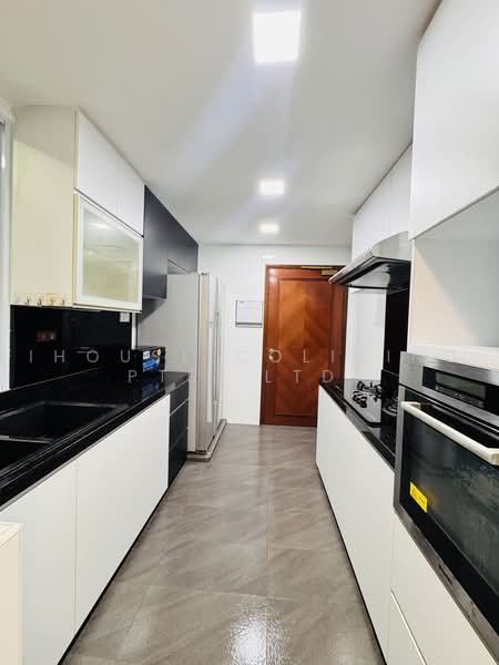 Trellis Towers, 700 Toa Payoh Lorong 1, Room Rental, 120 sqft, Condominium For Rent, by LEO, 500221605 - Kitchen - PropertyGuru.com.sg