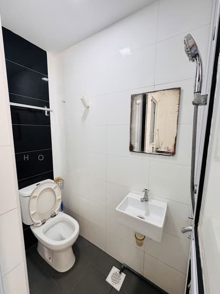 Trellis Towers, 700 Toa Payoh Lorong 1, Room Rental, 80 sqft, Condominium For Rent, by LEO, 500221616 - Bathroom - PropertyGuru.com.sg
