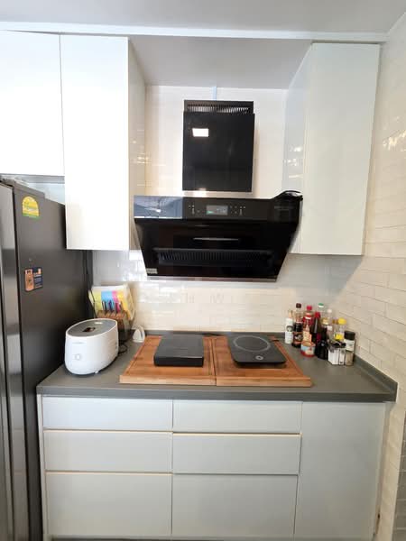 The Lighthouse, 161 Jalan Loyang Besar, 3 Bedrooms, 1,841 sqft, Condominium For Sale, by Leo Hwang, 500221620 - Kitchen - PropertyGuru.com.sg