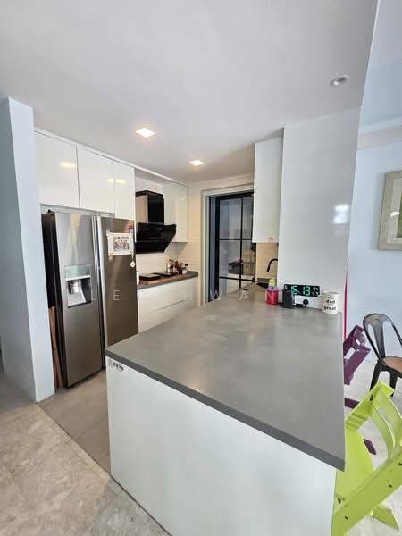 The Lighthouse, 161 Jalan Loyang Besar, 3 Bedrooms, 1,841 sqft, Condominium For Sale, by Leo Hwang, 500221620 - Kitchen - PropertyGuru.com.sg