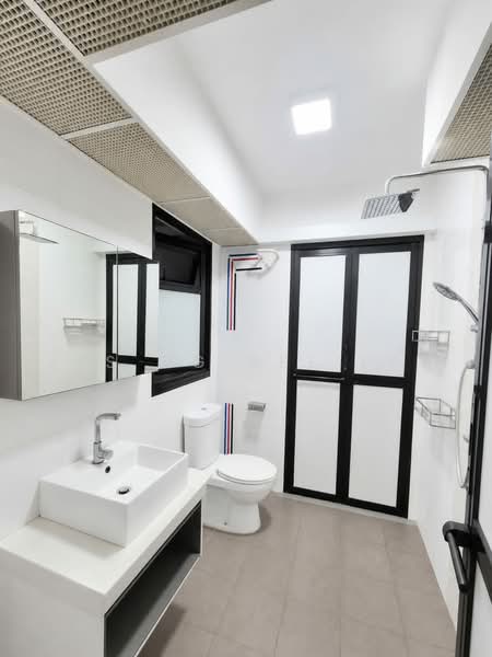 991B Buangkok Link, 991B Buangkok Link, 1 Bedroom, 506 sqft, HDB Flat For Sale, by Jes Ng Bee Lan, 500221628 - Bathroom - PropertyGuru.com.sg
