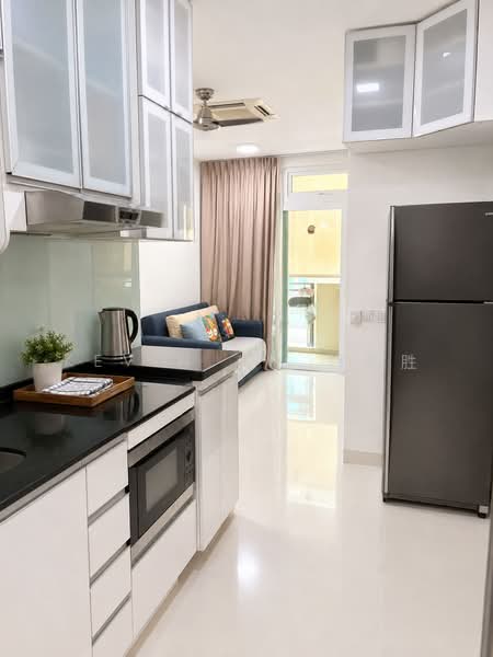 Cheap 2br Condo For Sale @ Parc Rosewood! Pool View!, Rosewood Drive, 2 Bedrooms, 581 sqft, Condominium For Sale, by Kevin Aw 胡锦胜, 500221630 - Kitchen - PropertyGuru.com.sg