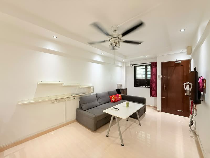 214 Bedok North Street 1, 214 Bedok North Street 1, 2 Bedrooms, 732 sqft, HDB Flat For Rent, by James Yeo, 500221636 - Living Room - PropertyGuru.com.sg
