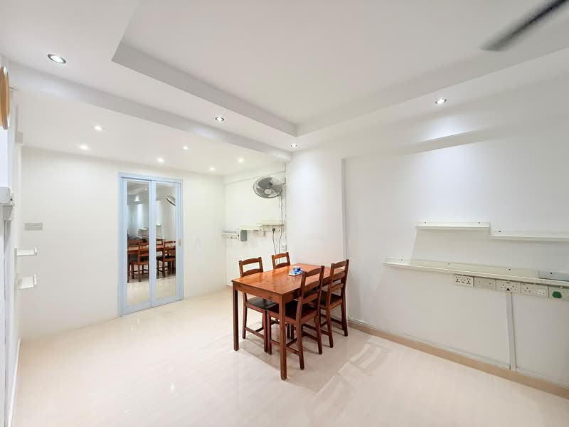 214 Bedok North Street 1, 214 Bedok North Street 1, 2 Bedrooms, 732 sqft, HDB Flat For Rent, by James Yeo, 500221636 - Dining Room - PropertyGuru.com.sg