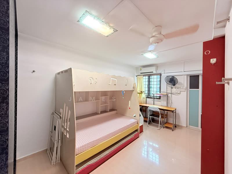 214 Bedok North Street 1, 214 Bedok North Street 1, 2 Bedrooms, 732 sqft, HDB Flat For Rent, by James Yeo, 500221636 - Bedroom - PropertyGuru.com.sg
