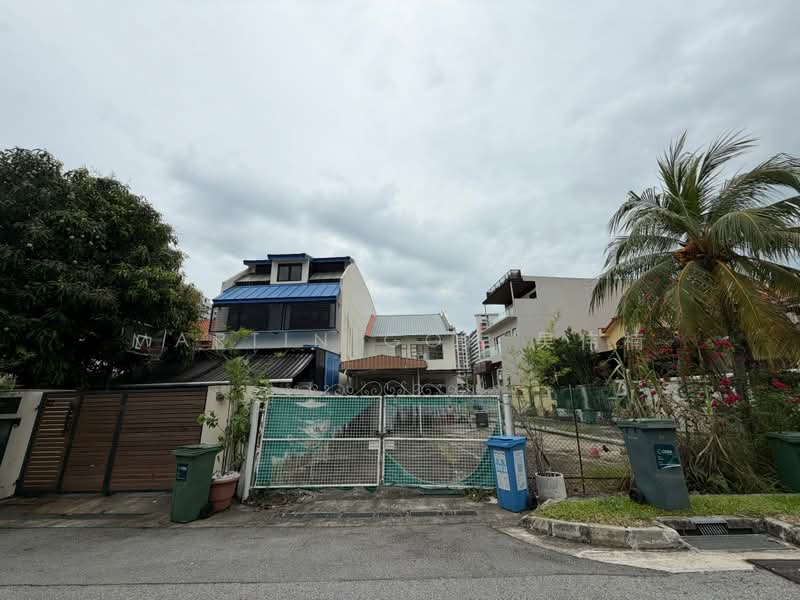 ENDLESS POTENTIAL!! FH Corner Terrace, near Mattar MRT!!, , 3 Bedrooms, 1,600 sqft, Corner Terrace For Sale, by Martin Goh 吴伟楠, 500221663 - Exterior - PropertyGuru.com.sg