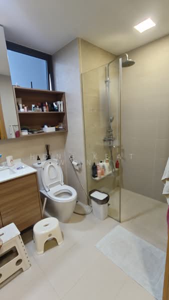 H2O Residences, 38 Fernvale Link, 2 Bedrooms, 883 sqft, Condominium For Sale, by Hong Keat Wong, 500221666 - Bathroom - PropertyGuru.com.sg