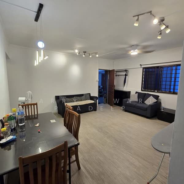 42 Cambridge Road, 42 Cambridge Road, 3 Bedrooms, 771 sqft, HDB Flat For Rent, by Parry Tiwari Pradeep, 500221671 - Living Room - PropertyGuru.com.sg