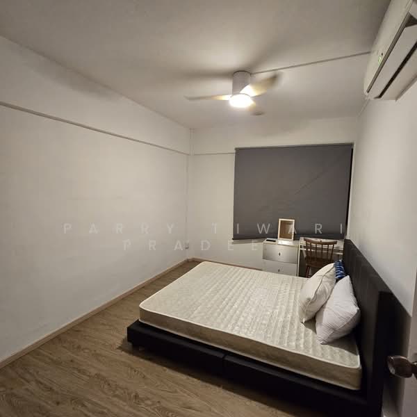 42 Cambridge Road, 42 Cambridge Road, 3 Bedrooms, 771 sqft, HDB Flat For Rent, by Parry Tiwari Pradeep, 500221671 - Bedroom - PropertyGuru.com.sg