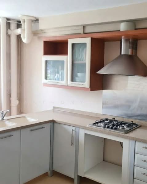 154 Ang Mo Kio Avenue 5, 154 Ang Mo Kio Avenue 5, 2 Bedrooms, 732 sqft, HDB Flat For Rent, by Anthony Goh, 500221677 - Kitchen - PropertyGuru.com.sg