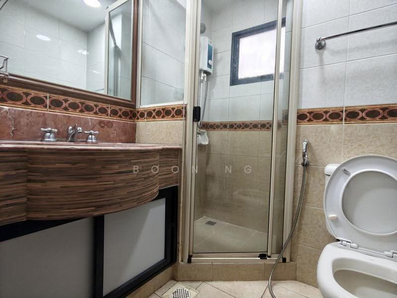 Regentville, 12 Hougang Street 92, Hougang / Punggol / Sengkang, 3 Bedrooms, 1,152 sqft, Condominium For Rent, by Boon Ng, 500221682 - Bathroom - PropertyGuru.com.sg